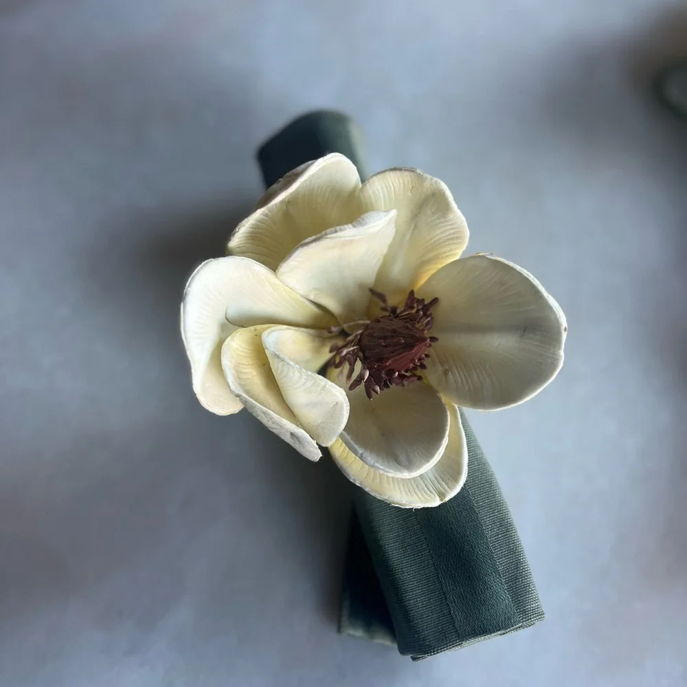 Z Gallerie Vintage Magnolia Napkin Rings – Set of 6 – Cream Floral Table Decor